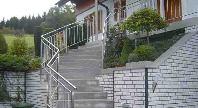 Žulový obklad schodiště